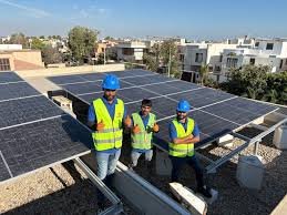 How many 550 W panels do I need for a 5 kW solar system?